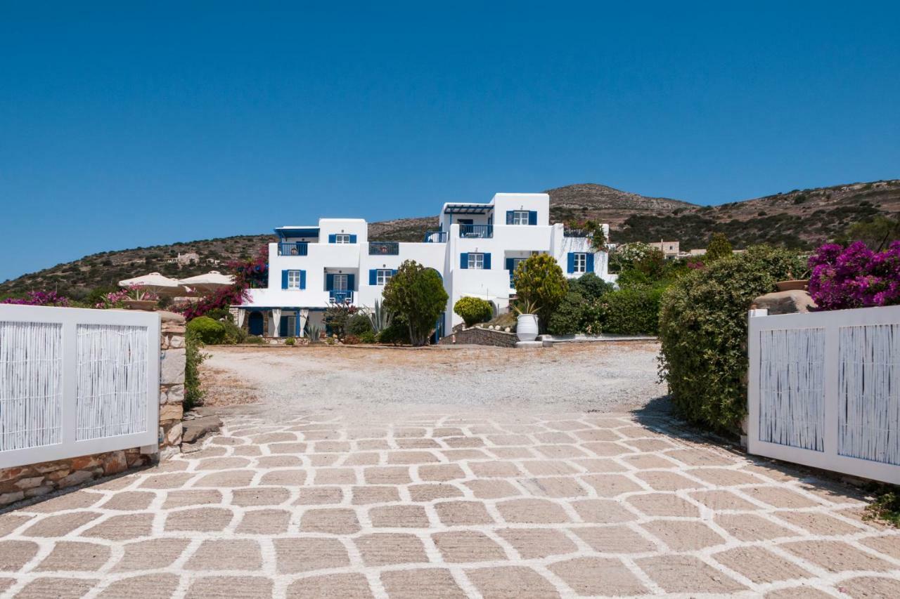 Dryades Family Hotel Drios Exterior photo
