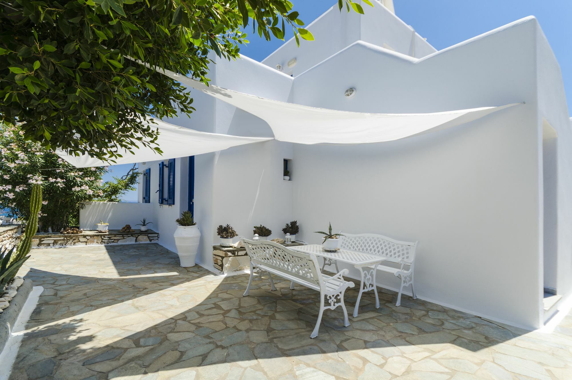 Dryades Family Hotel Drios Exterior photo